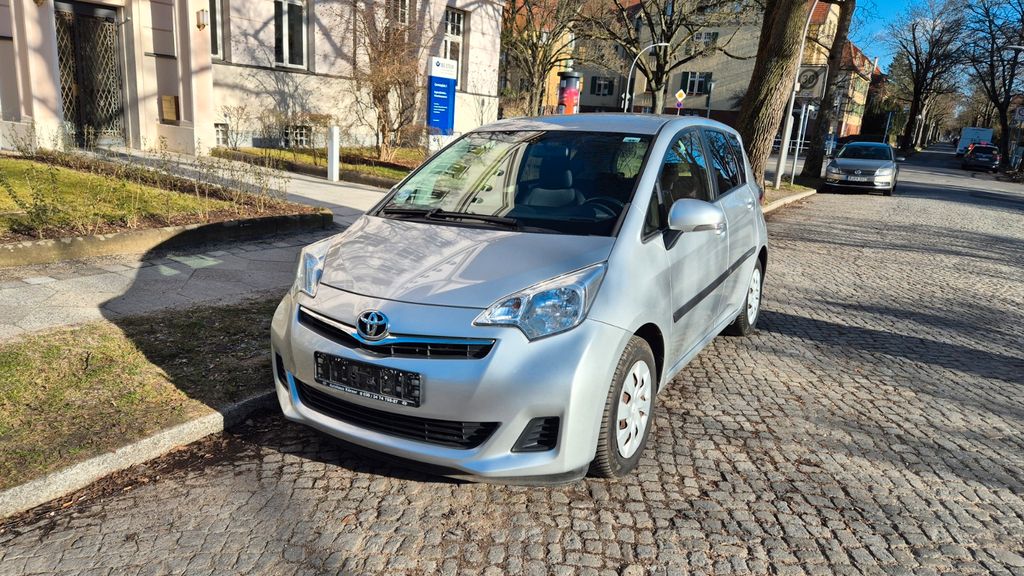 Bild des Angebotes Toyota Verso-S 1,33-l-Dual-VVT Automatik Standhzg.