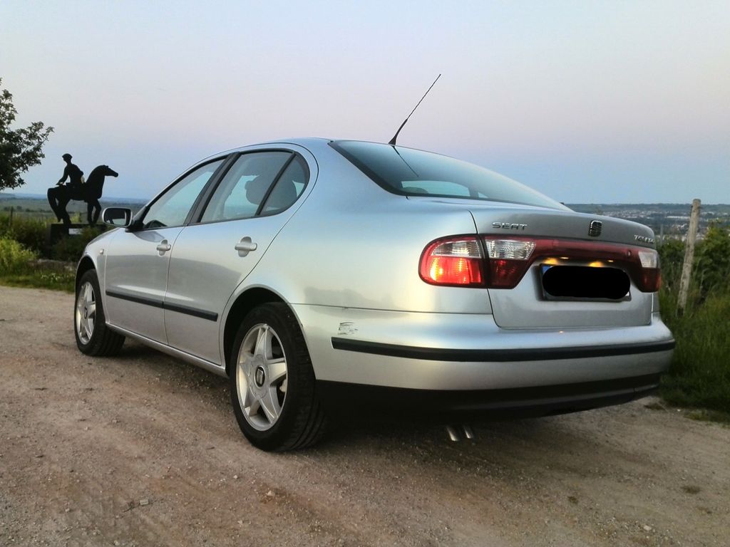 Seat Toledo Signo 2.3 VR5 20V AHK Dachtr 3 FRäder VB!