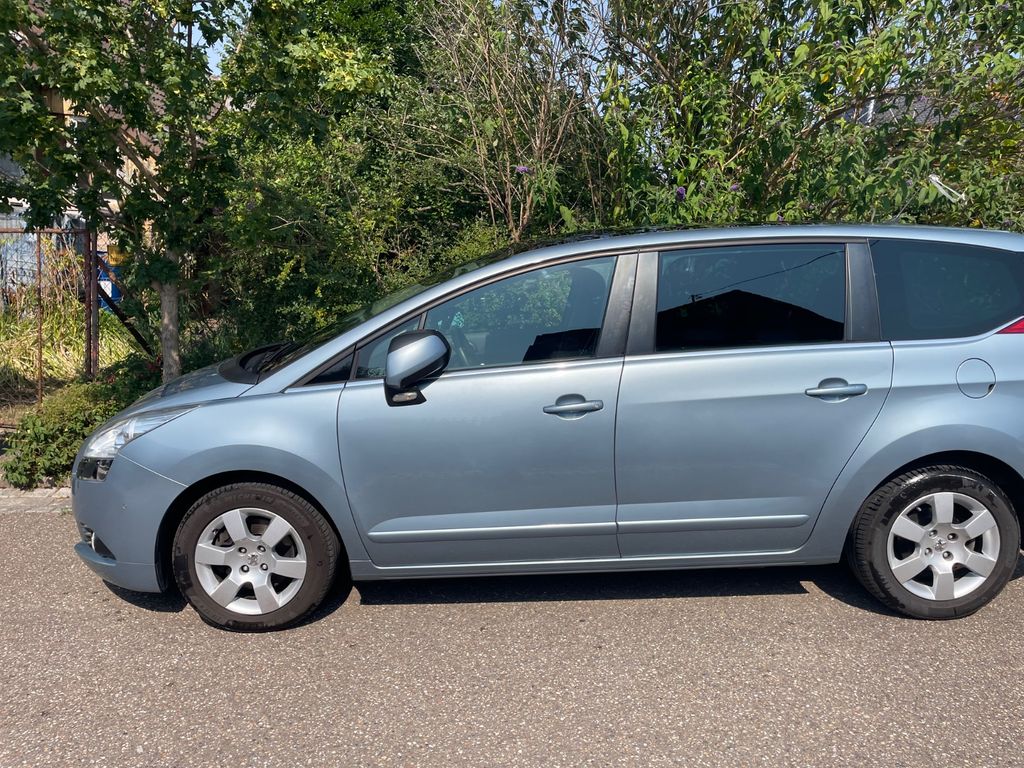 Bild des Angebotes Peugeot 5008 1.6 Family plus 155 THP Family plus