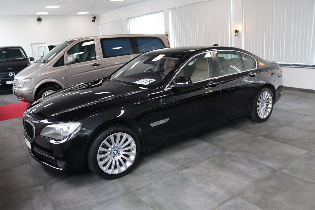 Bild des Angebotes BMW 750 i xDrive * LEDER BRAUN + STEPTRONIC *