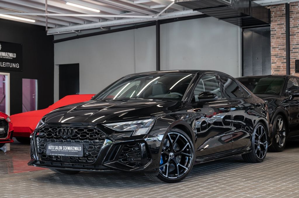 Bild des Angebotes Audi RS3 2.5 TFSI Lim. quattro|RS-AGA|KERAMIK-BREMSEN