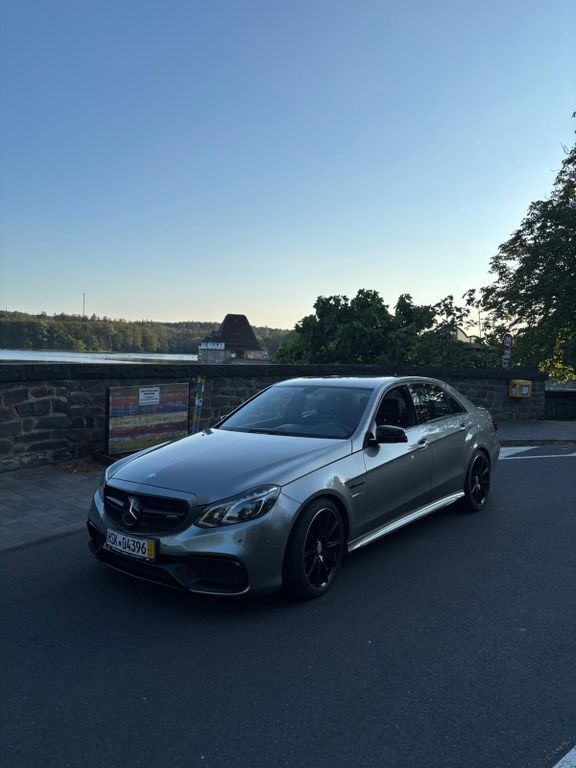 Bild des Angebotes Mercedes-Benz E500 4MATIC V8 | E63 AMG Umbau | W212 - 388 PS