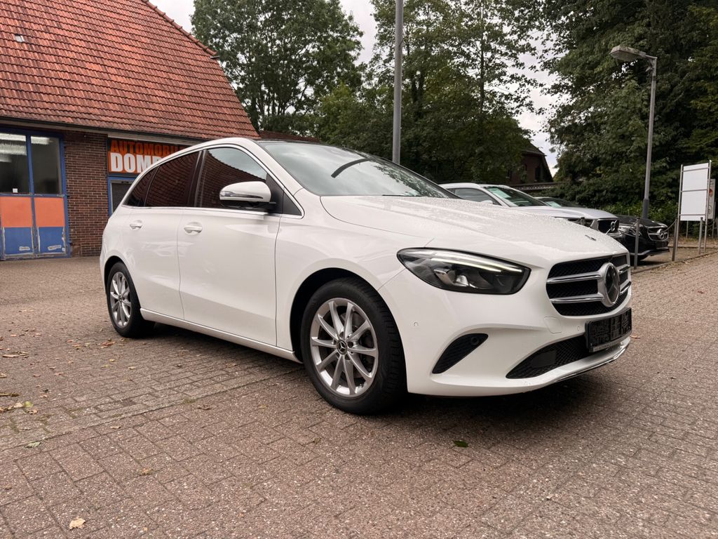 Bild des Angebotes Mercedes-Benz B 220 4Matic*Navi*SZH*Schaltw.*Schiebedach