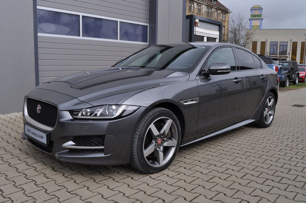 Bild des Angebotes Jaguar XE R-Sport AWD NAV Leder Kamera