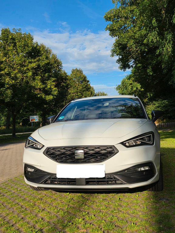 Bild des Angebotes Seat Leon Sportstourer 1.5 eTSI DSG FR STANHZ LED NAV