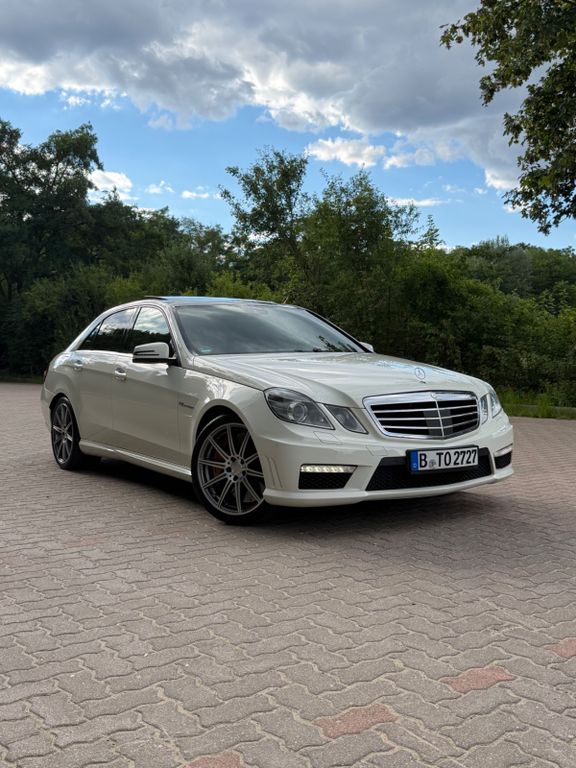 Bild des Angebotes Mercedes-Benz E 63 AMG 5.5L V8 Performance Avantgarde Deutsch!