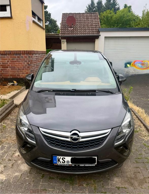 Bild des Angebotes Opel Zafira Tourer 2.0 INNOVATION VOLL 2xPano ZR NEU