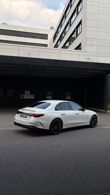 Bild des Angebotes Mercedes-Benz E 200 W214