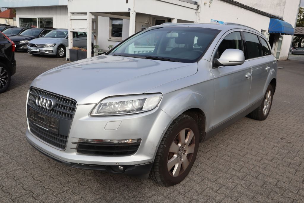 Audi Q7 3.0 TDI DPF quattro tiptronic|NAVI|AHK|LEDER