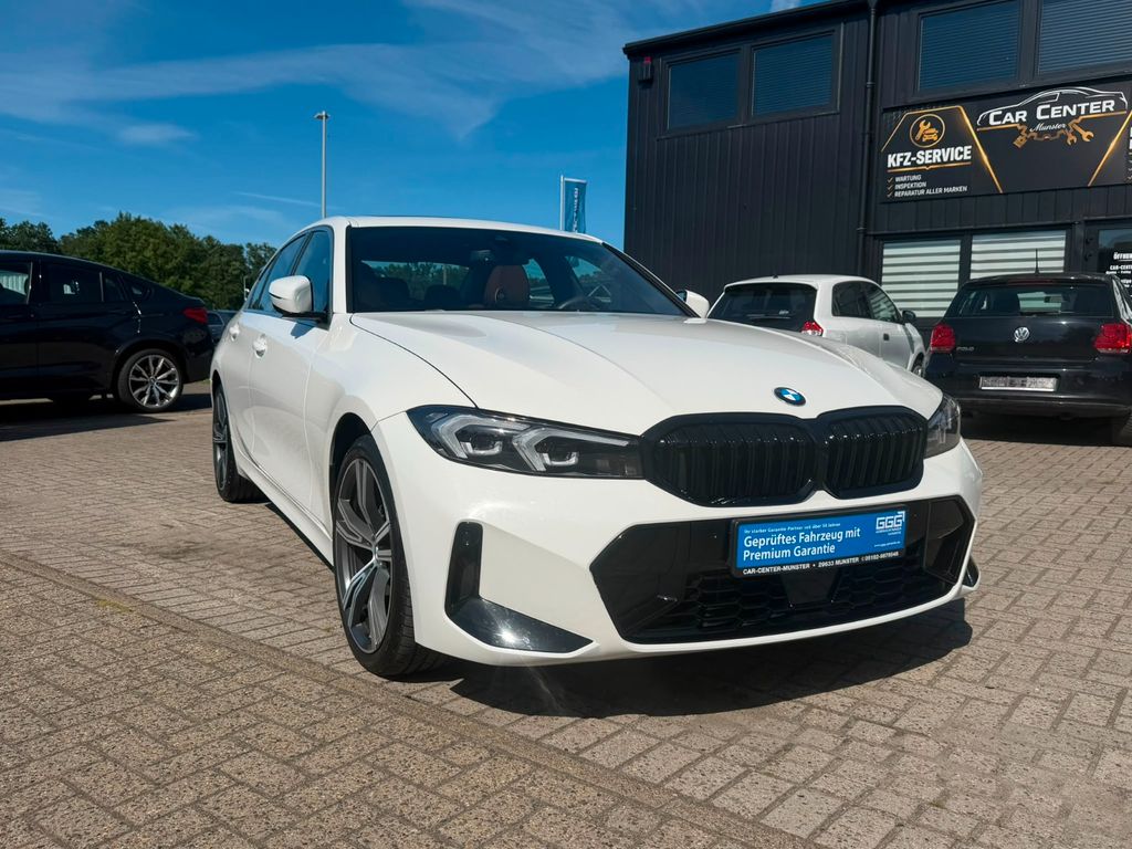 Bild des Angebotes BMW 330i xDrive Automatic M Paket Leder Navi LED