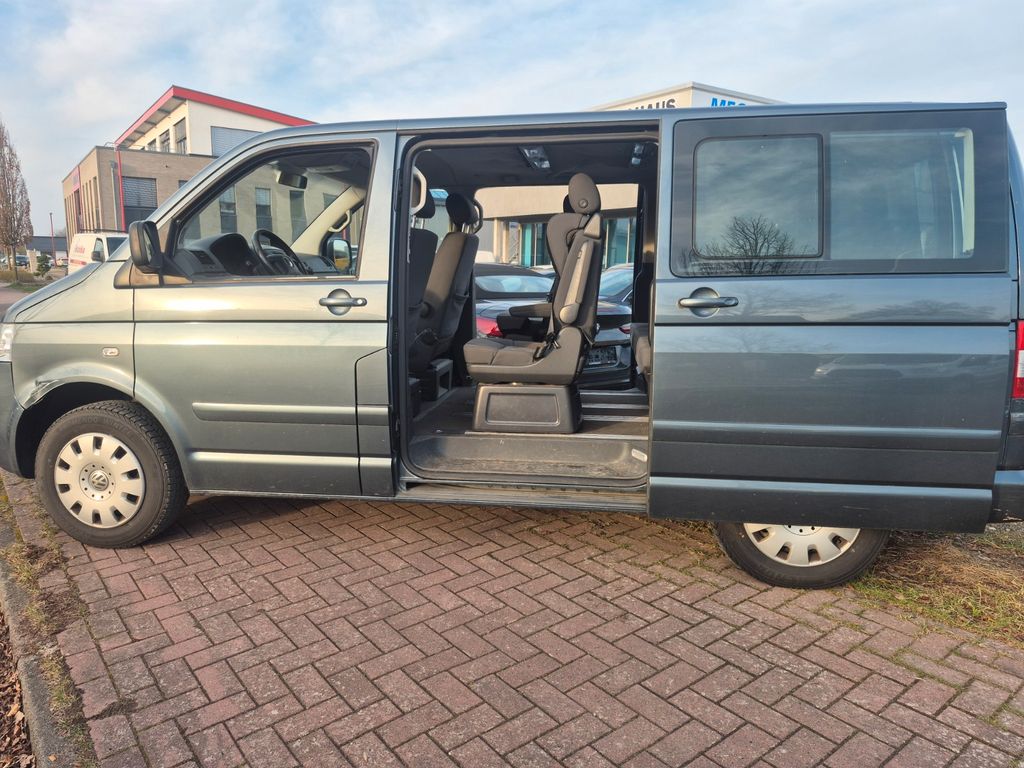 Bild des Angebotes Volkswagen T5 Bus Multivan Comfortline 2.5 TDI 7 Sitze