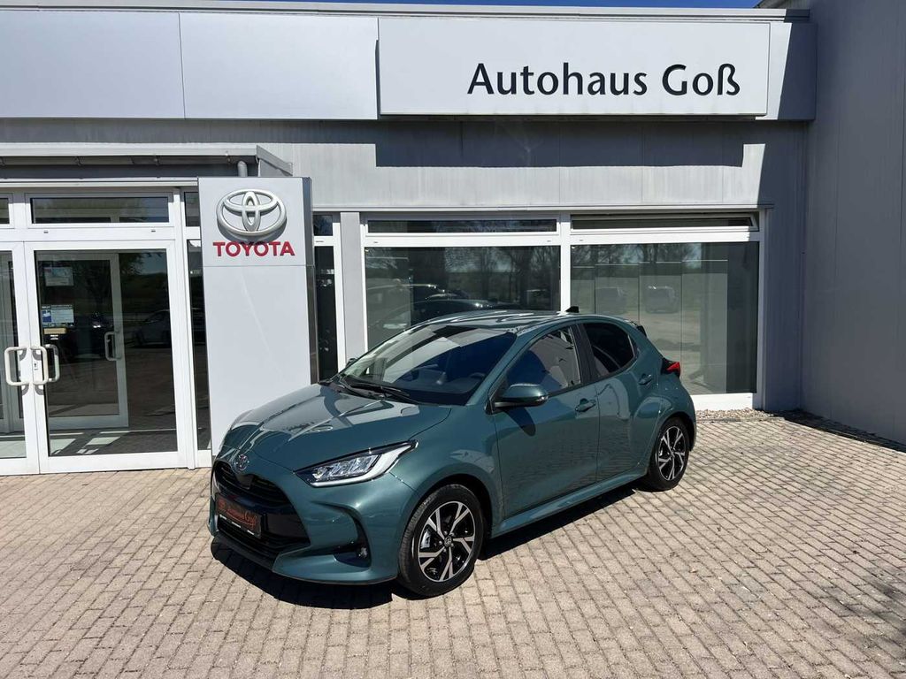 Bild des Angebotes Toyota Yaris Hybrid Teamplayer