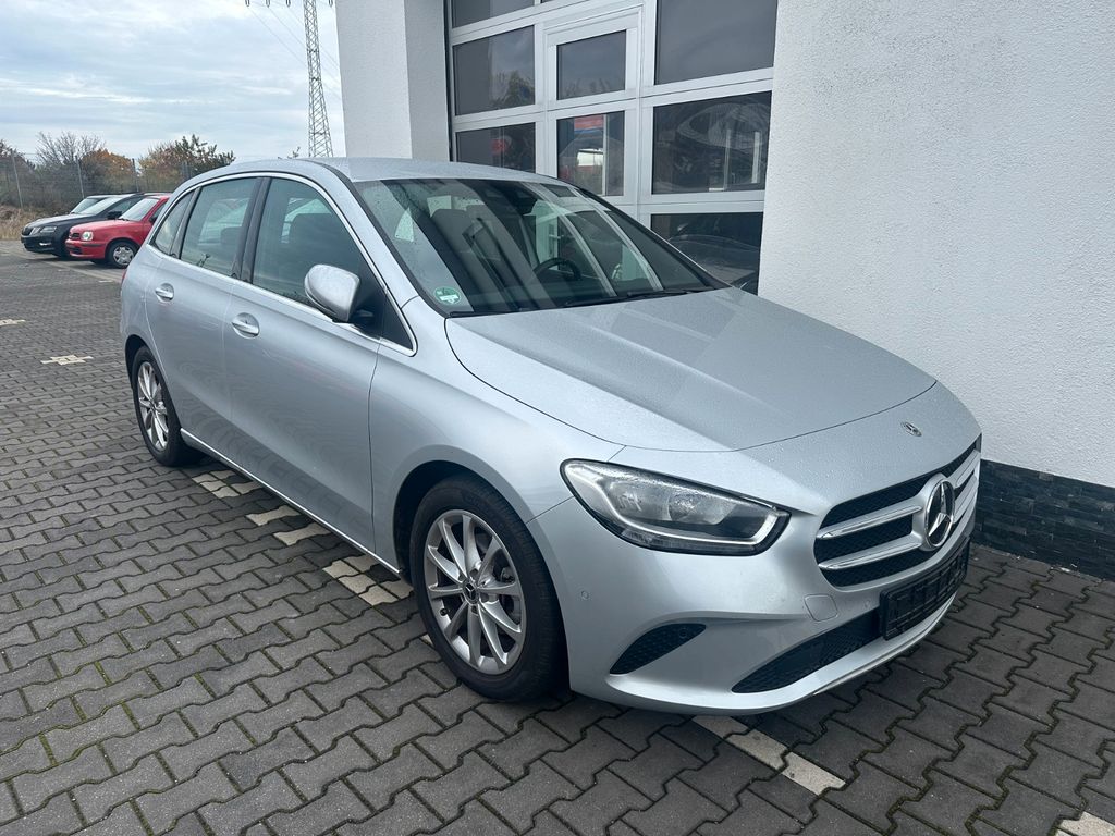 Mercedes-Benz B 180 Progressive Automatik erst 22.700 KM