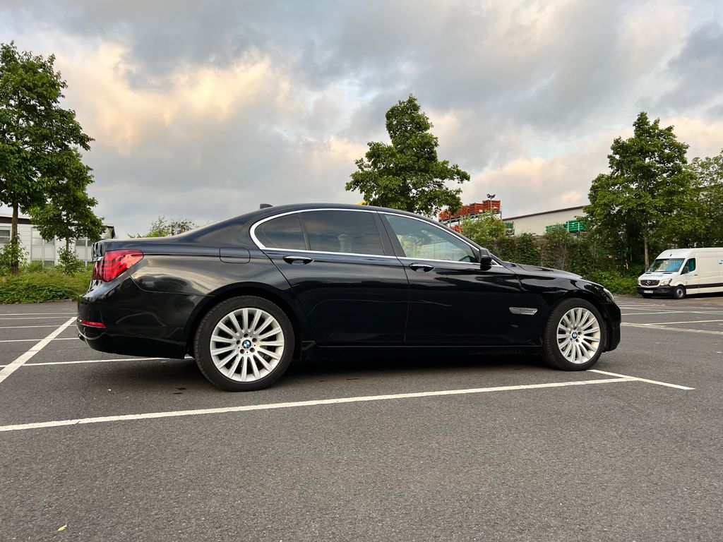 Bild des Angebotes BMW 730d - Automatik - HeadUp - Softclose - TÜV