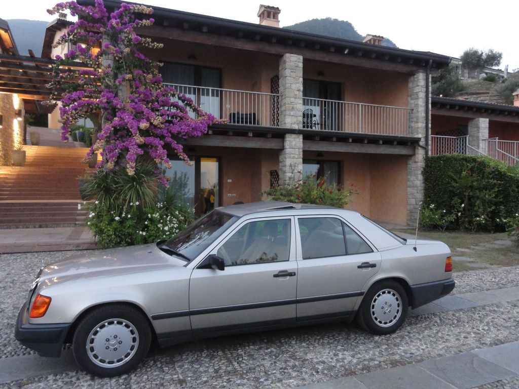 Mercedes-Benz 300 E, Automatik ,H-Kennzeichen