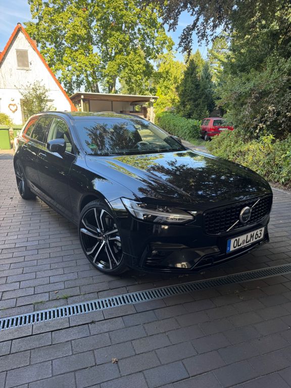 Bild des Angebotes Volvo V90 B5 Ultimate Dark B&W/Standheizung/360/21"