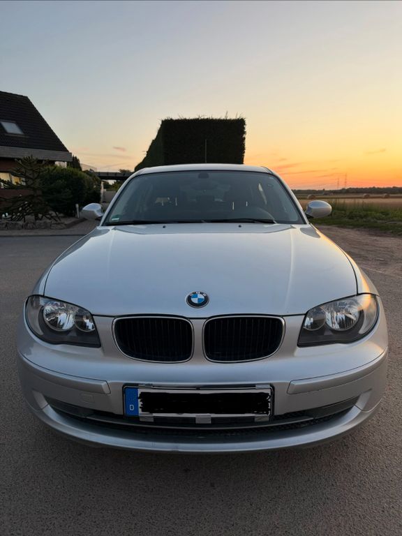 Bild des Angebotes BMW 116i -BJ 2009 sehr gepflegt in Silber_TÜV_OKT 27