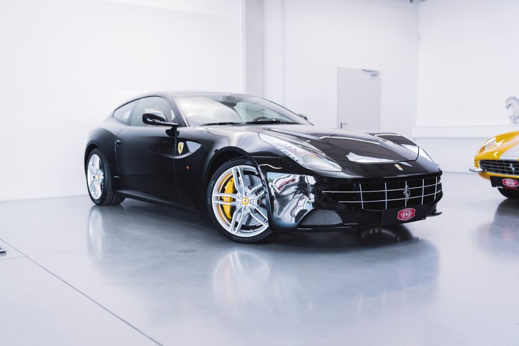 Bild des Angebotes Ferrari FF 6,3 V12 *Nero DS / Cuoio / Diamond*