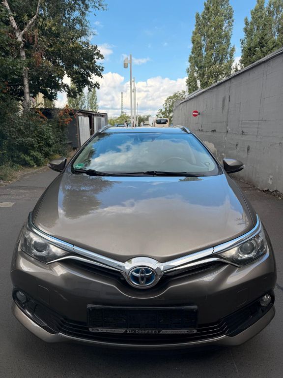 Toyota Auris Touring Sports Hybrid Cool