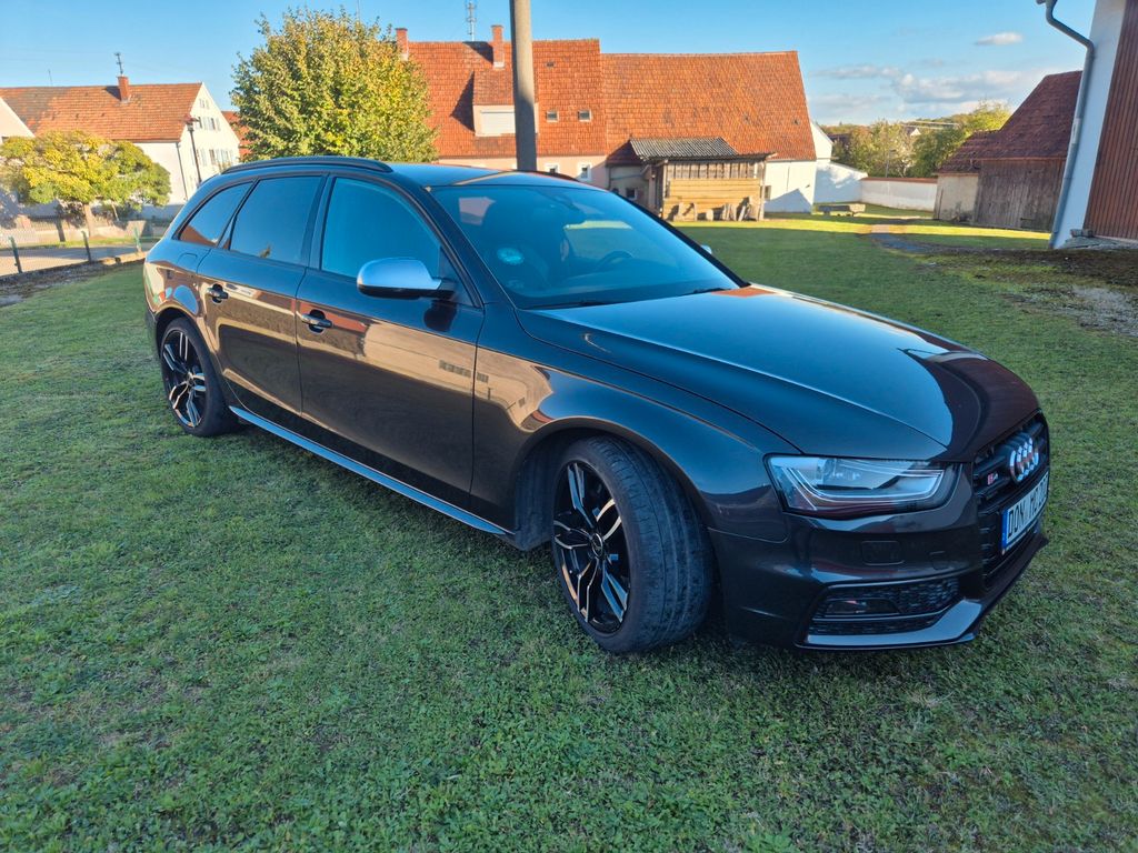 Bild des Angebotes Audi S4 Avant B8 Kombi quattro 3.0 V6