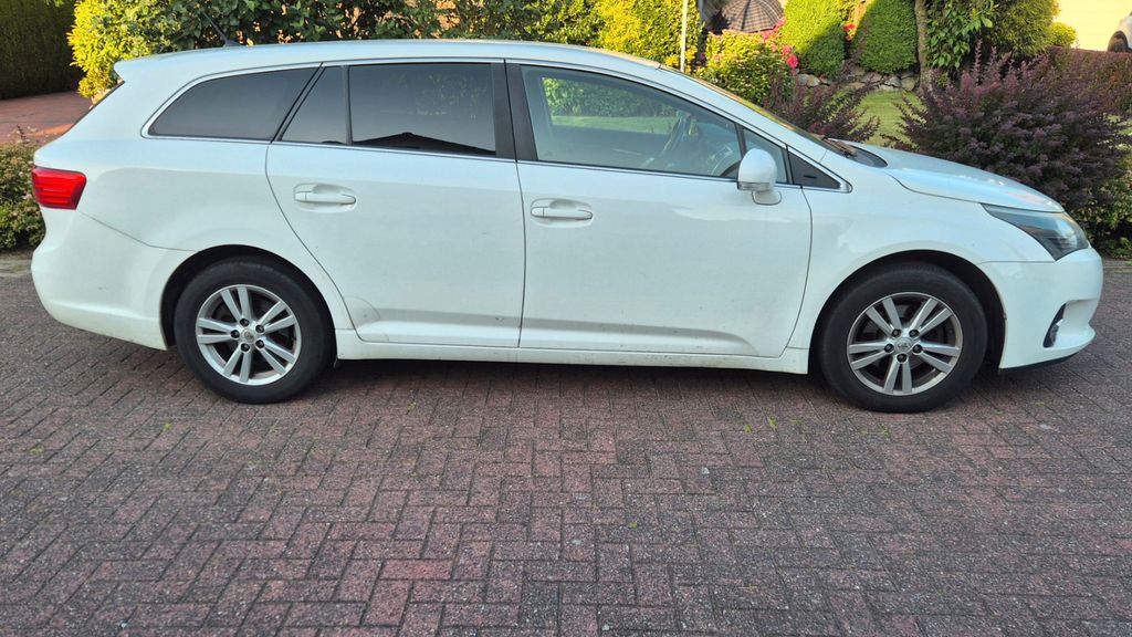 Bild des Angebotes Toyota Avensis Combi 2,0-l-D-4D -