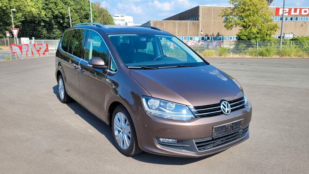 Bild des Angebotes Volkswagen Sharan Life BMT Automatik Navi***