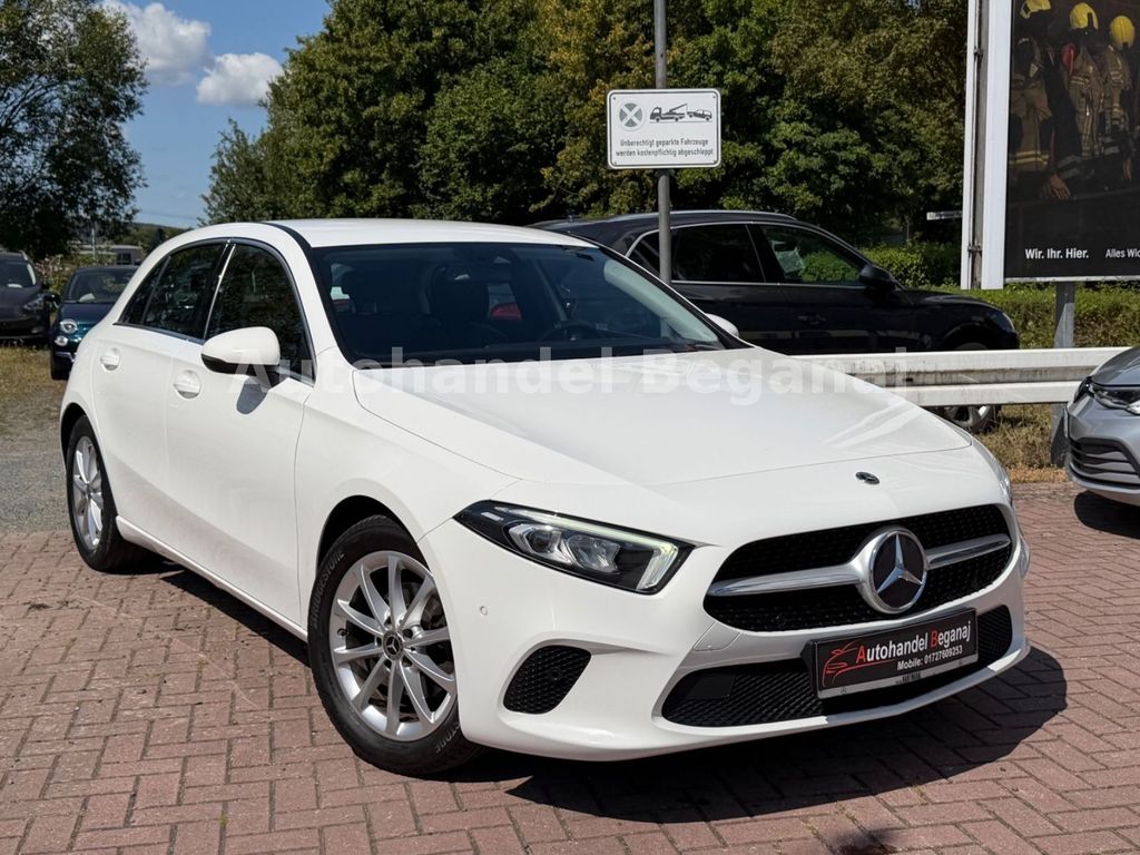 Bild des Angebotes Mercedes-Benz A 160 WIDESCREEN/LED/SHZ/TEMP/PDC/TEILLEDER