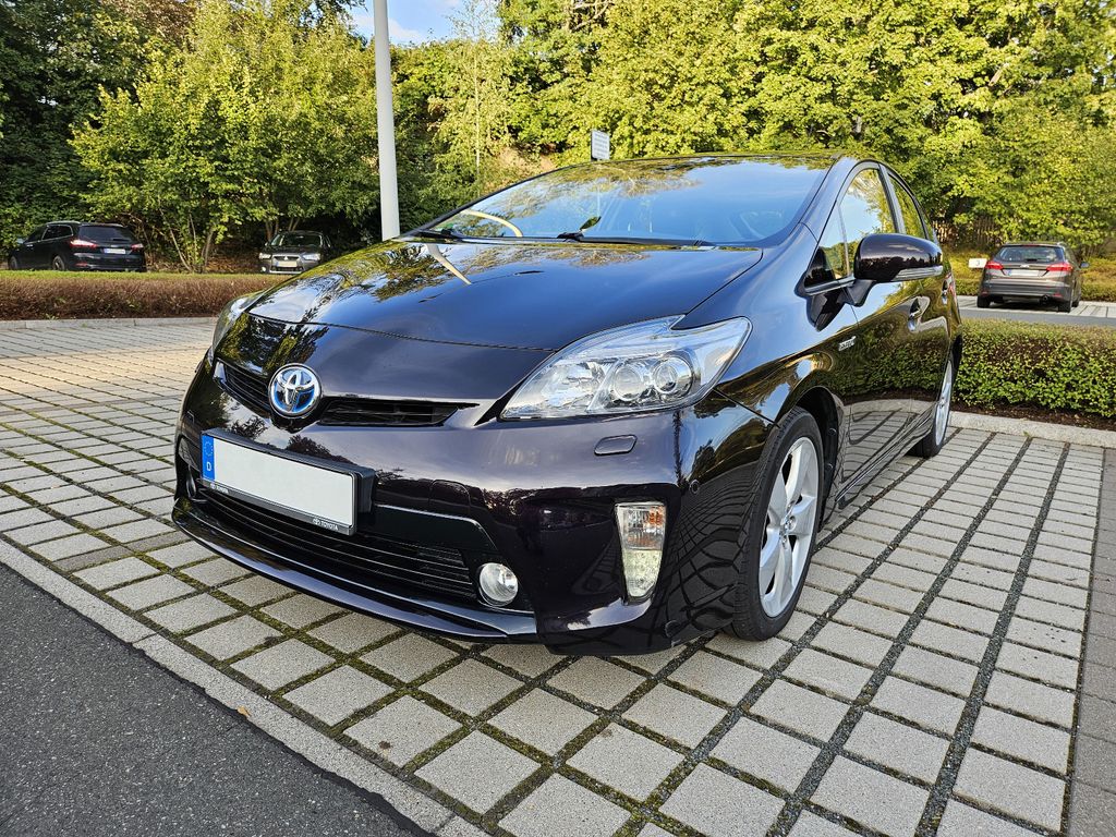 Bild des Angebotes Toyota Prius 1.8-l-VVT-i Executive  in Barbera rot