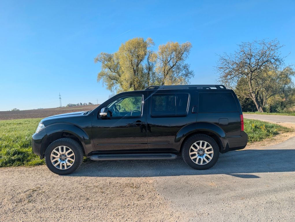 Bild des Angebotes Nissan Pathfinder R51 2.5 dCi, 7-Sitzer / Autom
