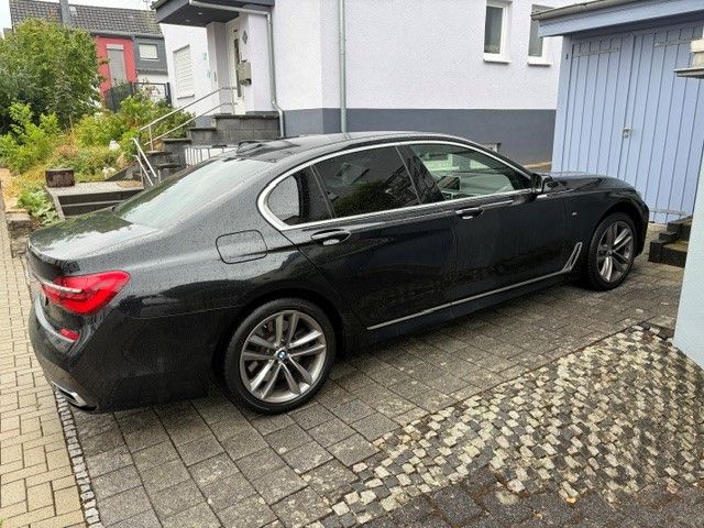Bild des Angebotes BMW 750i xDrive - Garantie & Servicepaket