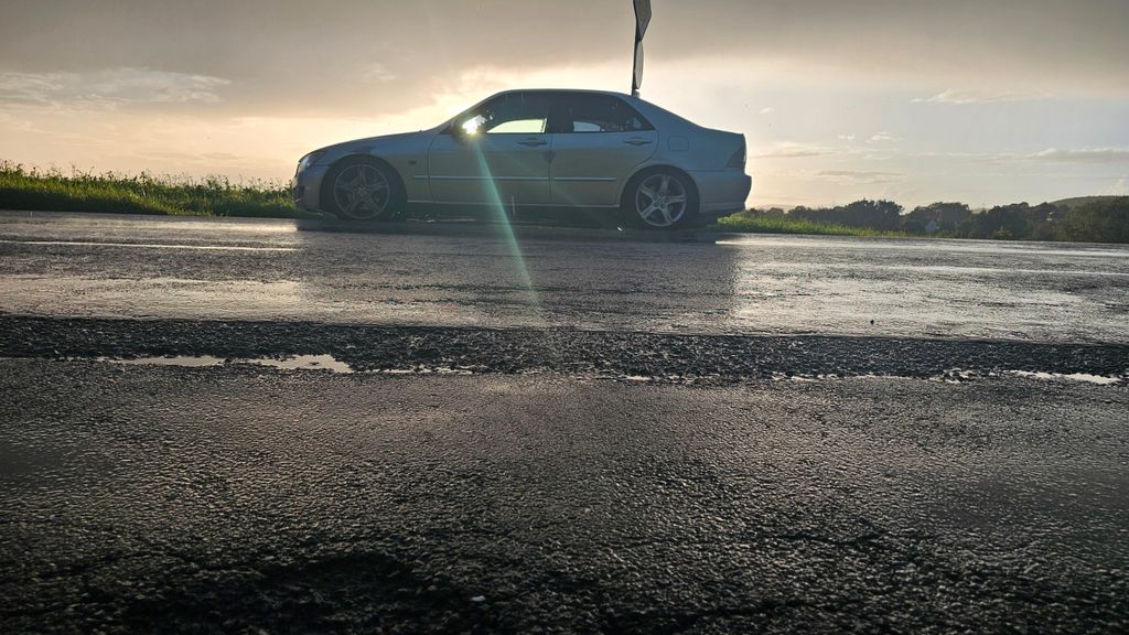 Bild des Angebotes Lexus IS 200 Ex10 Schalter mit Kom-sor papieren