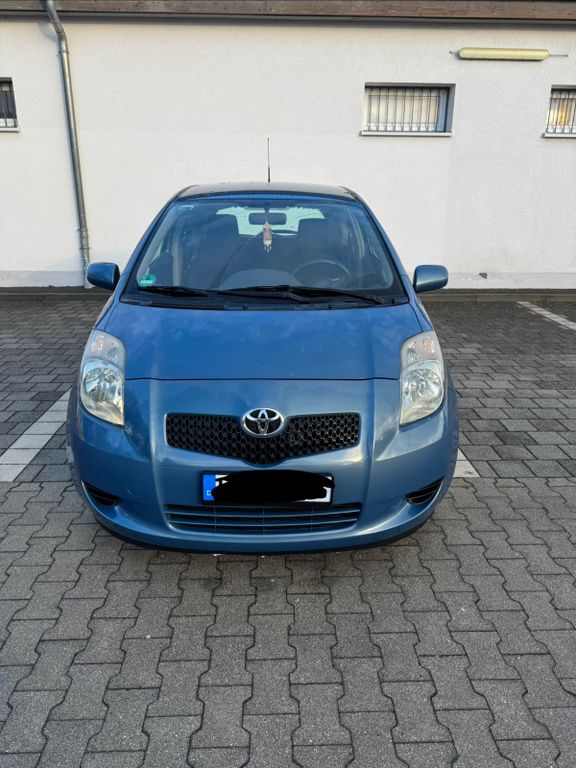 Bild des Angebotes Toyota Yaris 1,3-l-VVT-i Luna Luna