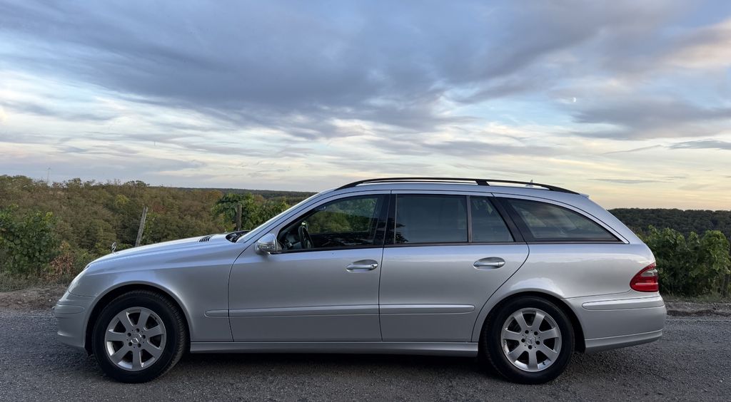 Bild des Angebotes Mercedes-Benz E 200 T 7-Sitzer Automatik Einparkhilfe Kombi