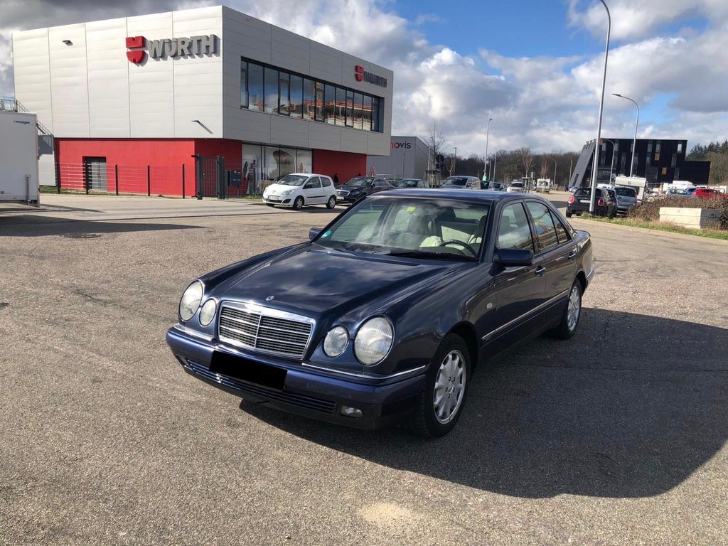 Bild des Angebotes Mercedes-Benz E 420 ELEGANCE Seltener Oldtimer - TÜV neu!