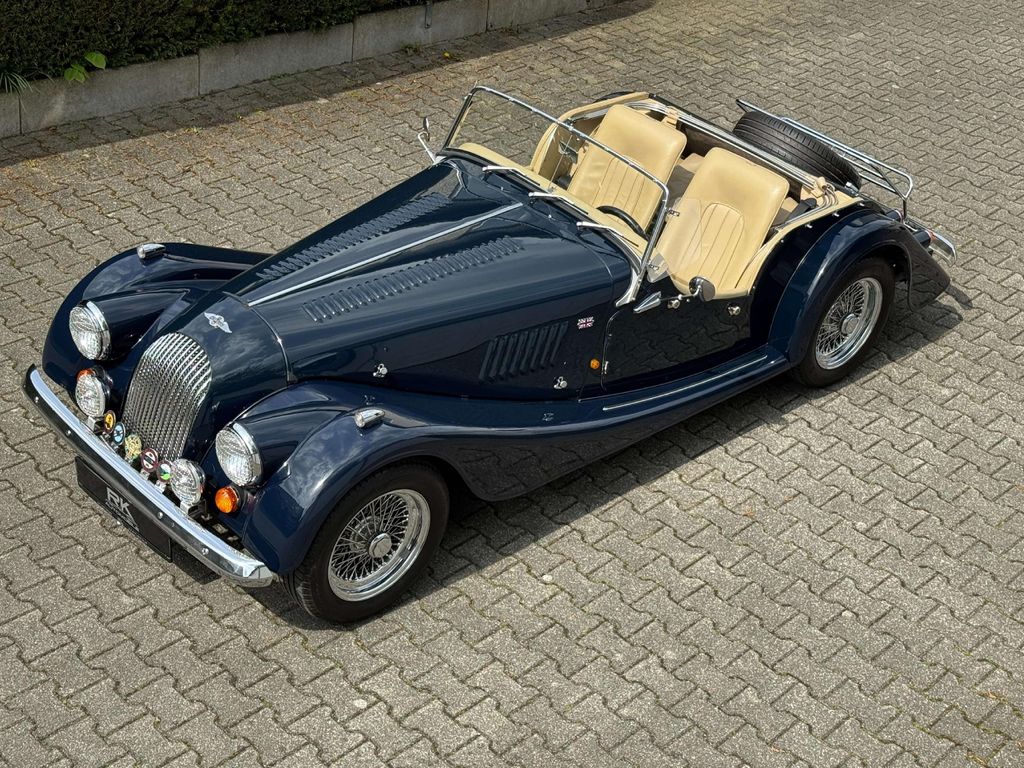 Bild des Angebotes Morgan Plus 4 Roadster elegante Farbkombination