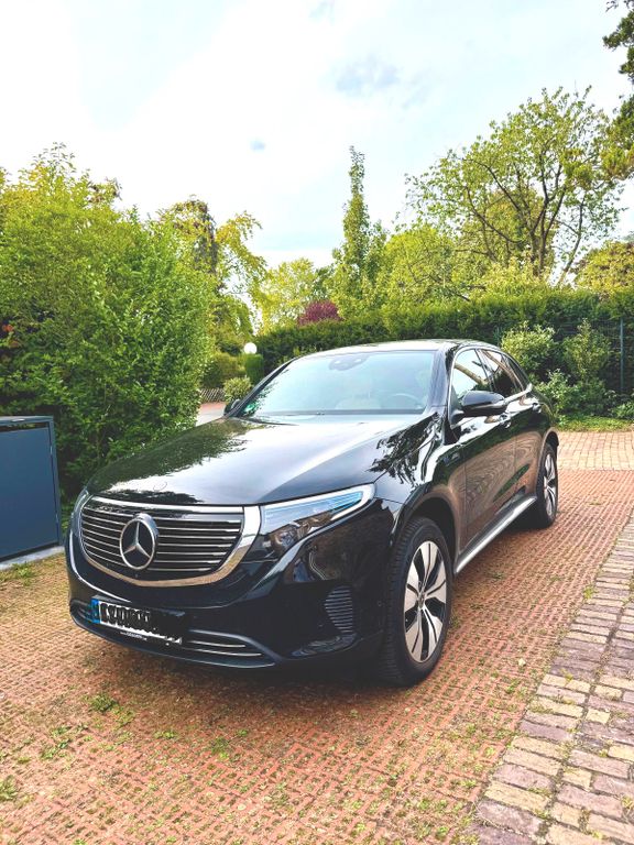 Bild des Angebotes Mercedes-Benz EQC 400 4MATIC + Anhängerkuppl. + Headup Display