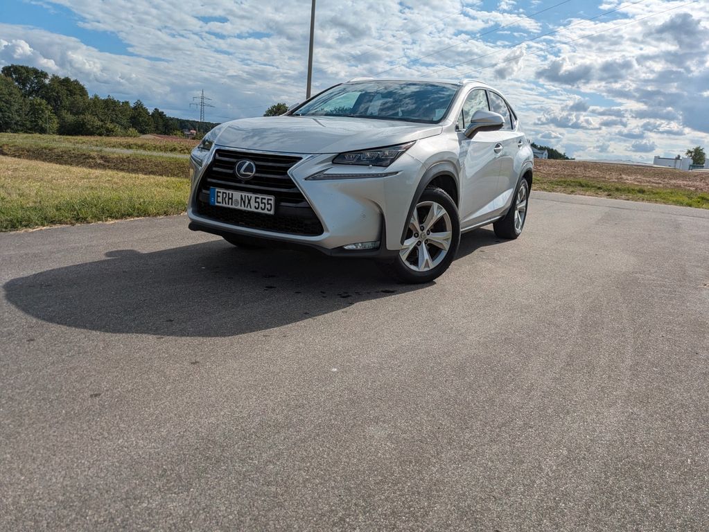 Bild des Angebotes Lexus NX 300h E-FOUR Luxury Line