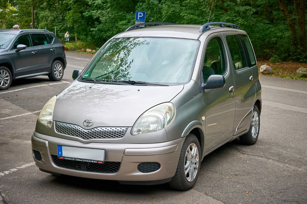 Bild des Angebotes Toyota Yaris Verso 1.3 Sol