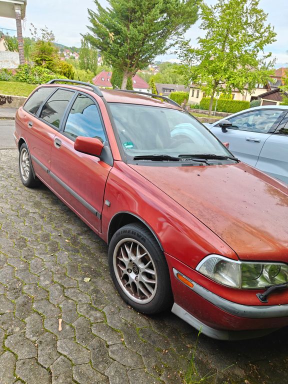 Bild des Angebotes Volvo V40 T4 (200 PS)  TÜV bis 04 2028