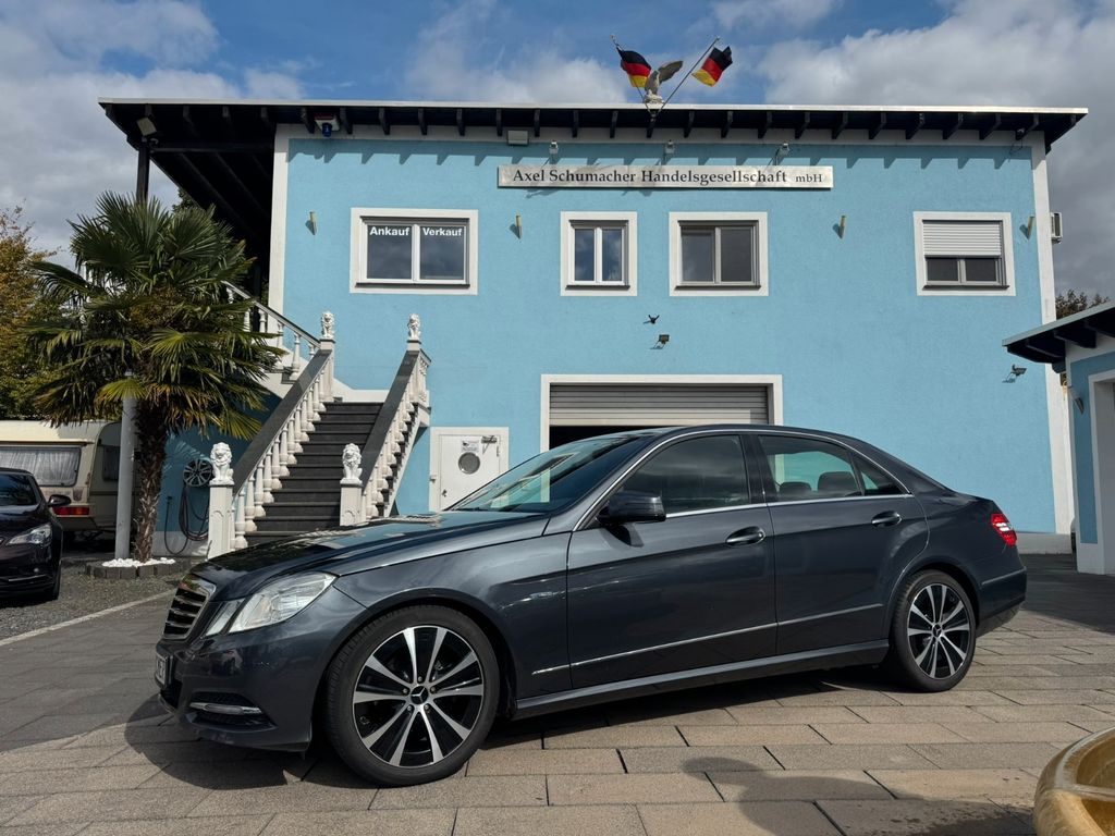 Bild des Angebotes Mercedes-Benz E 200 CGI Avantgarde Autom/AHK, sehr gepflegt!