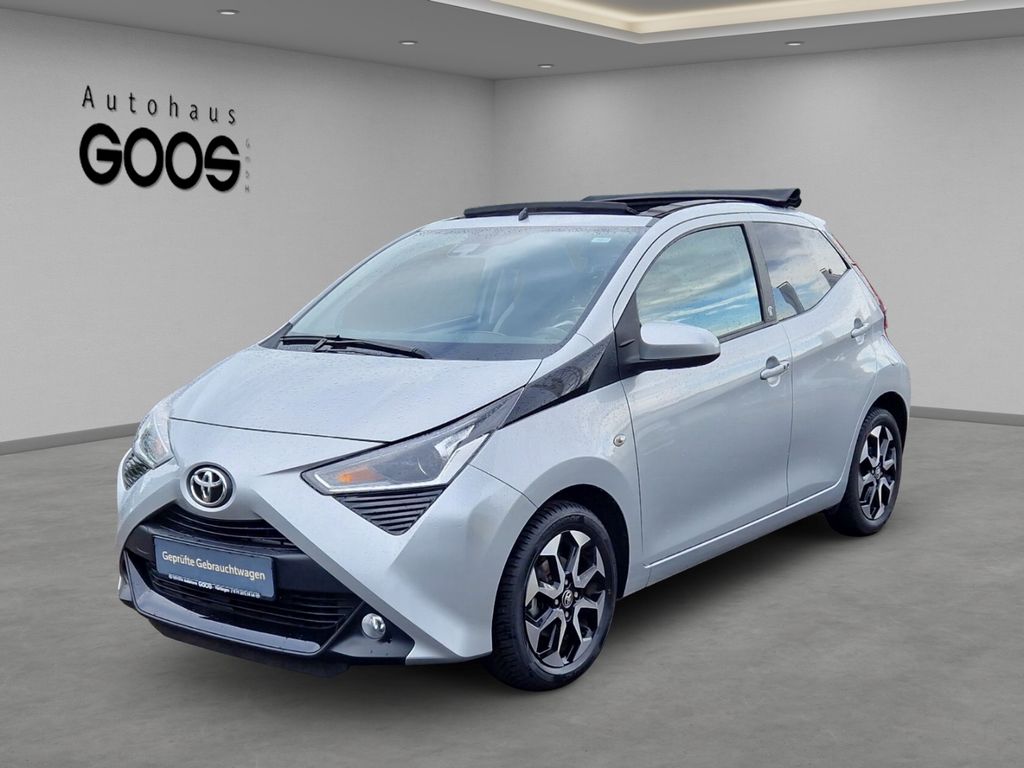 Bild des Angebotes Toyota Aygo X-Play Team D elektr. Faltdach DAB Apple/An