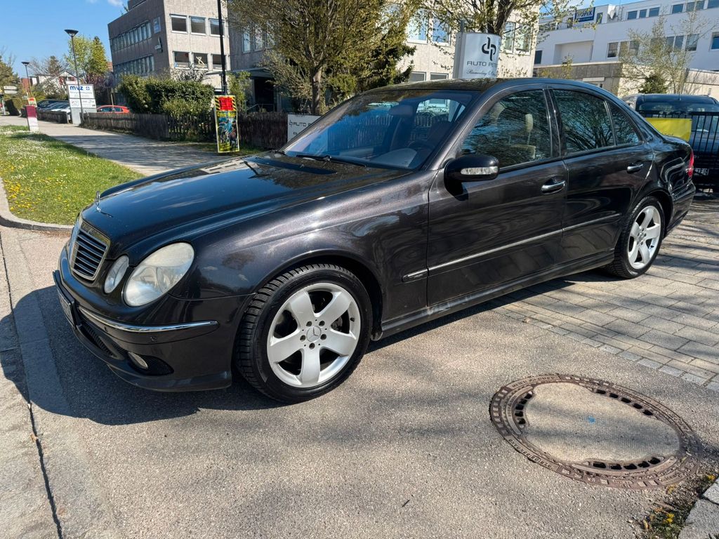 Bild des Angebotes Mercedes-Benz E 500 4 Matic Limousine