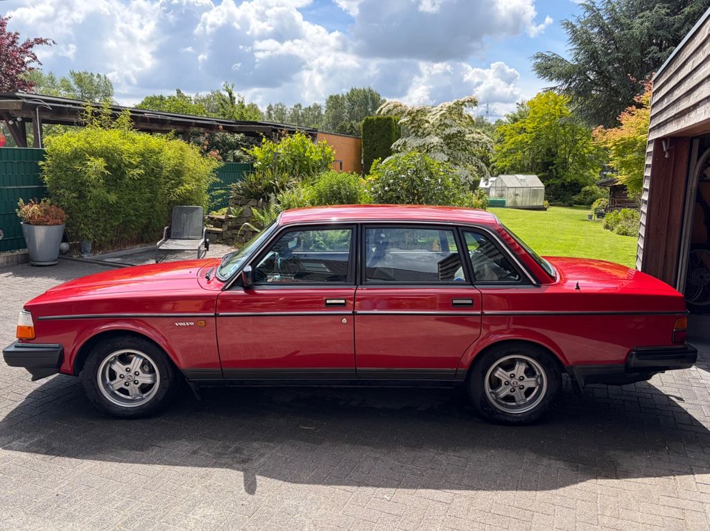 Bild des Angebotes Volvo 240 Automatik 2,3 aus 2.Hand Zustand 2+