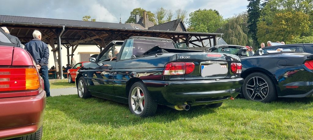 Ford Escort 1.6 Cabrio Ghia mit Extras