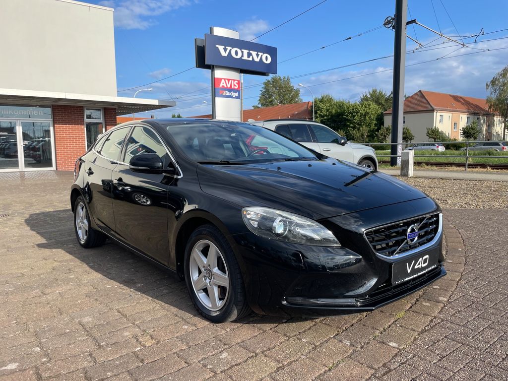 Bild des Angebotes Volvo V40 D3 Momentum Bi-Xenon Kamera NAVI PDC SHZ