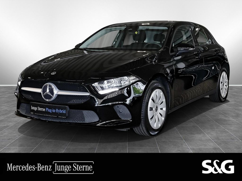 Bild des Angebotes Mercedes-Benz A 250 e MBUX+CARPLAY+SPURHALTE+TEMPOMAT+17 ZOLL