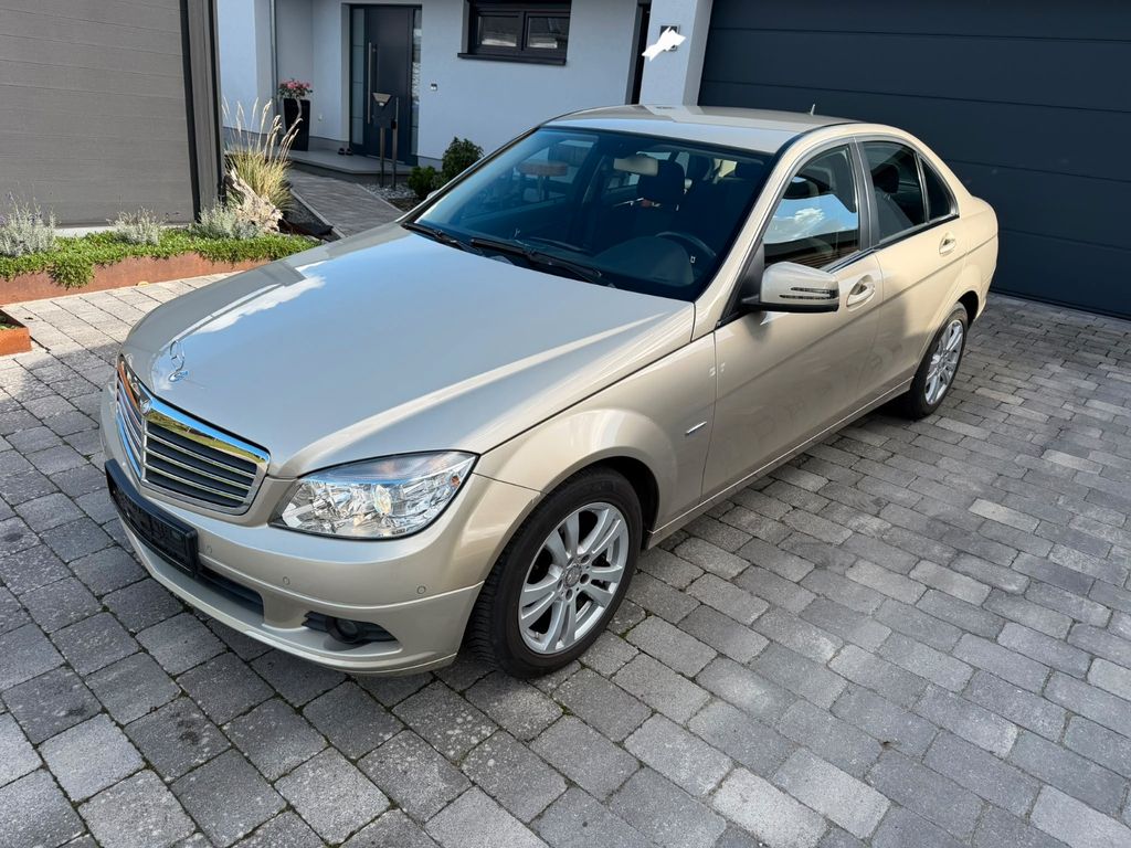 Bild des Angebotes Mercedes-Benz C 180 CGI BlueEFFICIENCY Classic