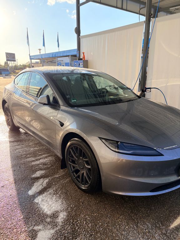 Bild des Angebotes Tesla Model 3 Allradantrieb mit Dualmotor Performa...