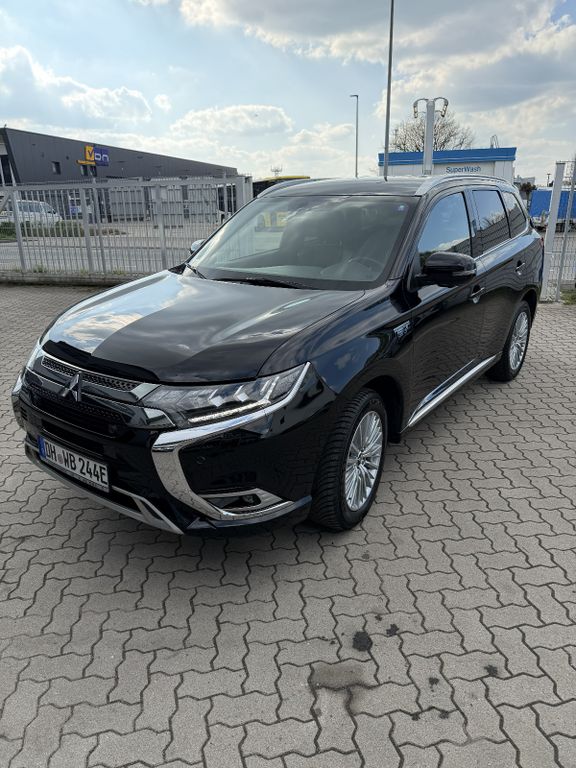 Bild des Angebotes Mitsubishi Outlander 2.4 MIVEC PLUG-IN HYBRID 4WD Plus ...