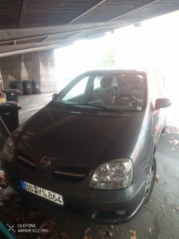 Nissan Almera Tino